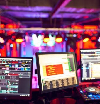 dj_mixes_track_nightclub_party