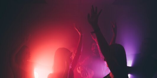 dancing_people_club